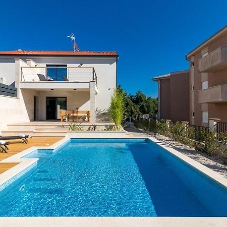 Villa Munat Ližnjan エクステリア 写真