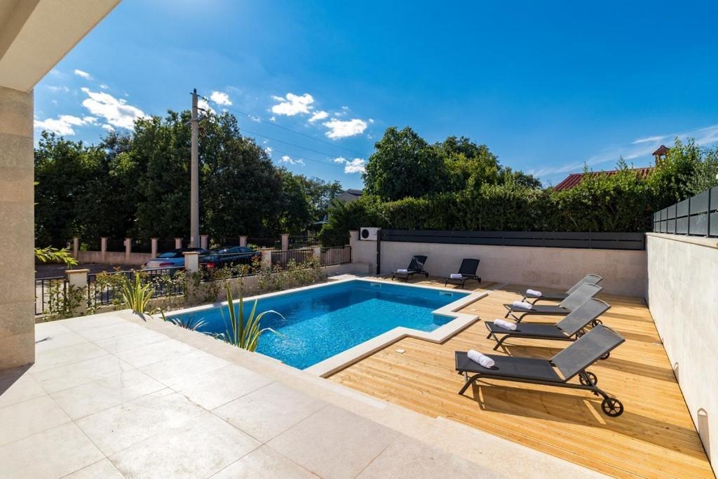 Villa Munat Ližnjan エクステリア 写真