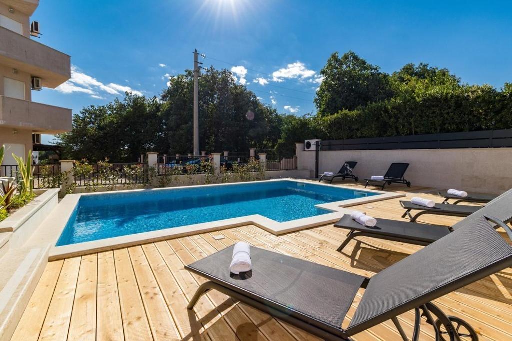 Villa Munat Ližnjan エクステリア 写真