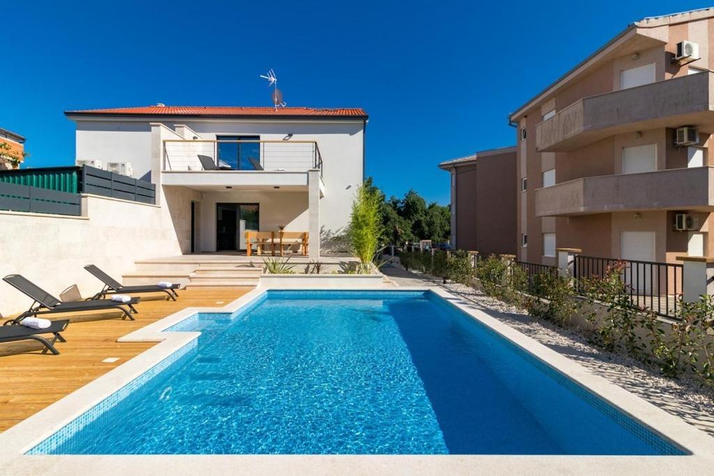 Villa Munat Ližnjan エクステリア 写真