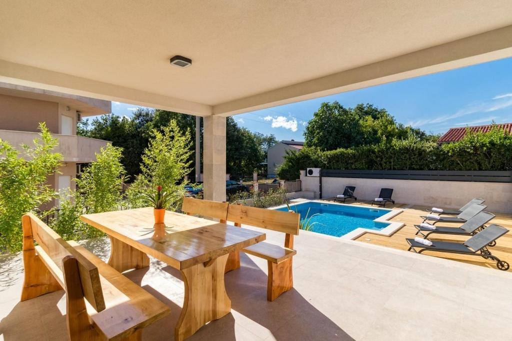 Villa Munat Ližnjan エクステリア 写真