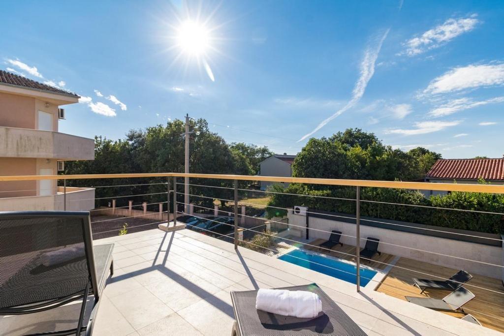 Villa Munat Ližnjan エクステリア 写真